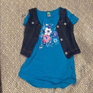 Floral tee shirt with denim vest